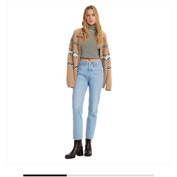 Levi's Denim - Levi’s 501 Crop, High-Rise, Straight Jeans in Light Wash. Size 28.